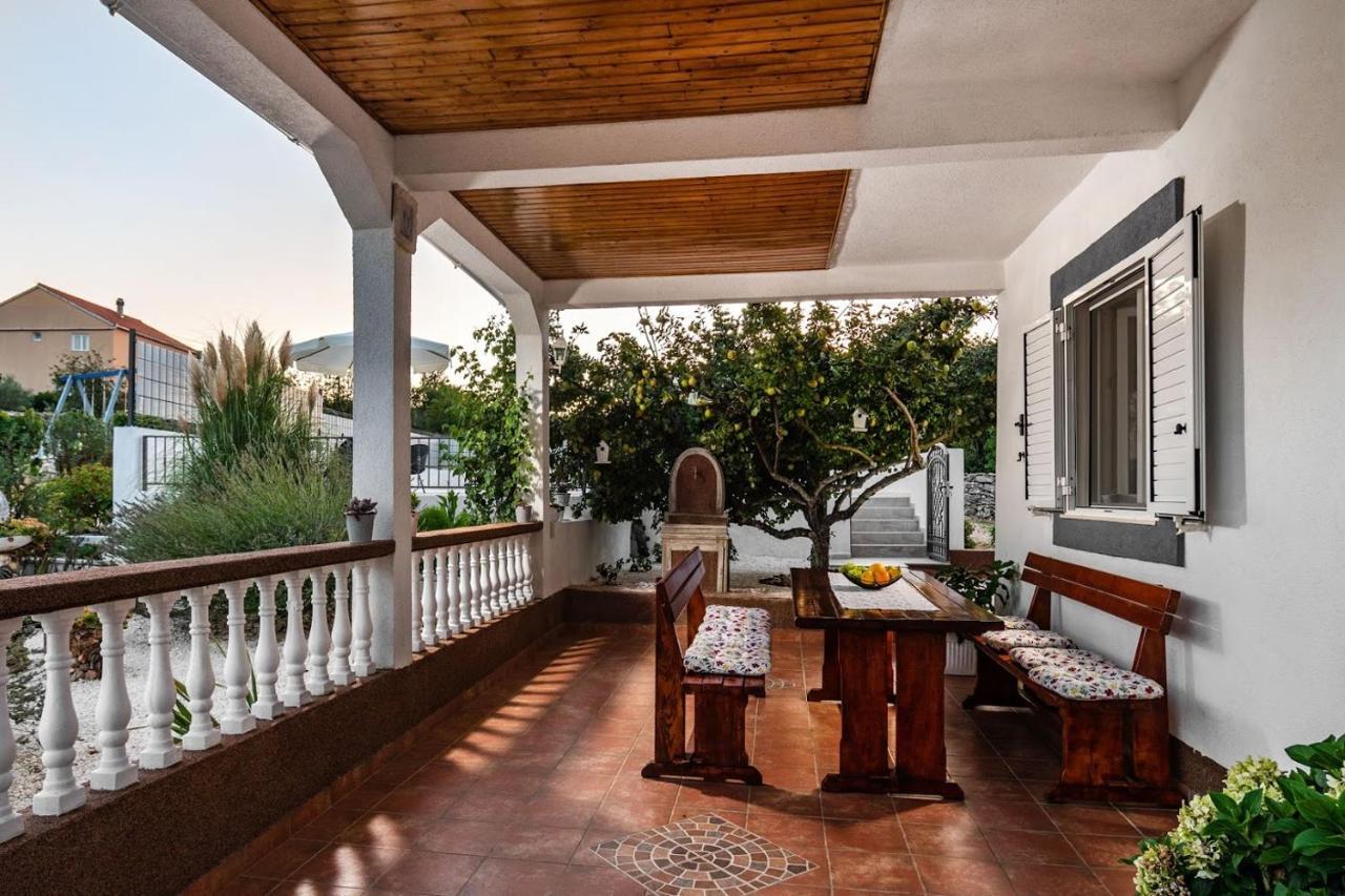 Vila House Camellia With Fenced Pool And Playground Blizna Donja Exteriér fotografie