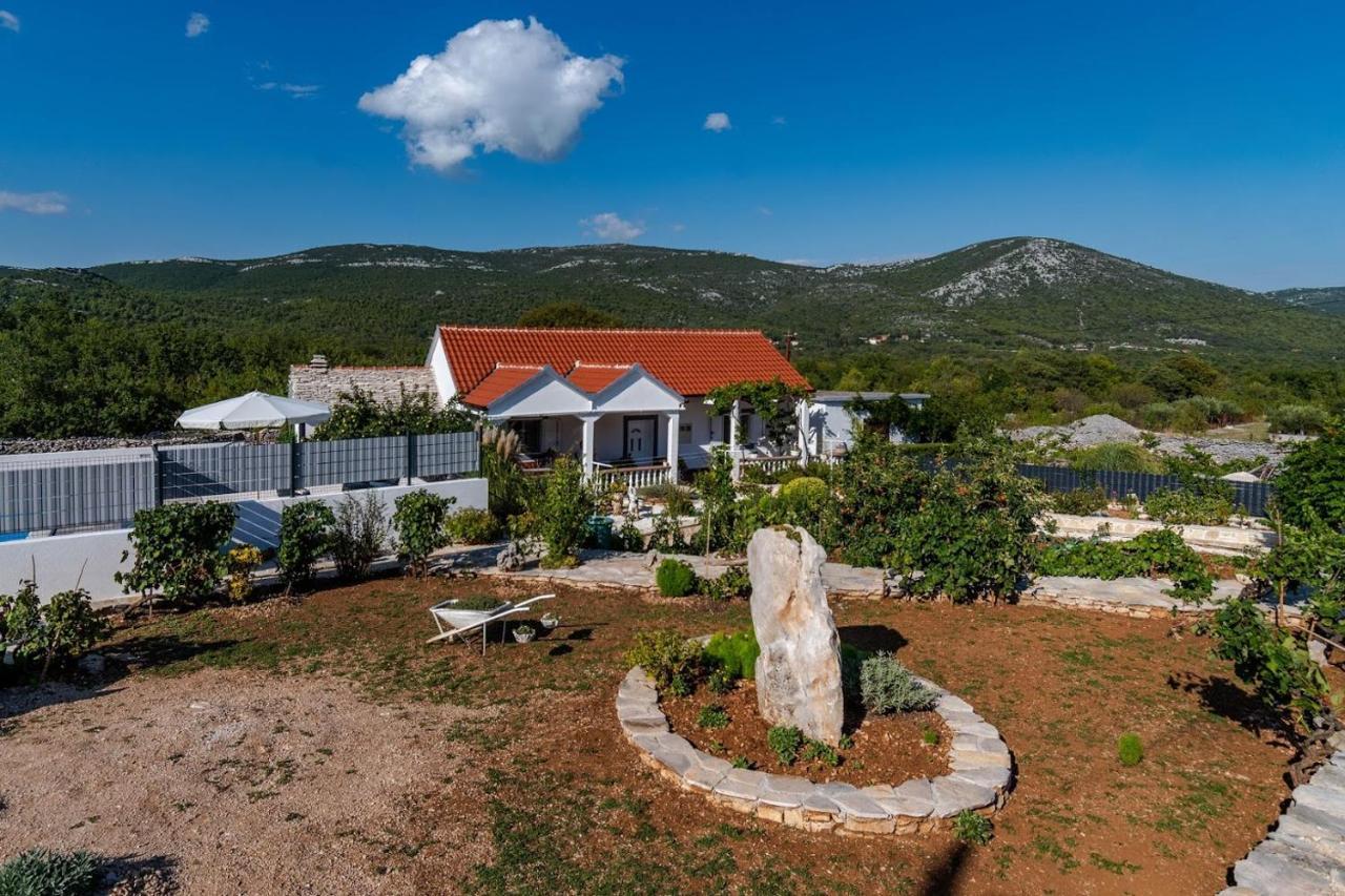 Vila House Camellia With Fenced Pool And Playground Blizna Donja Exteriér fotografie
