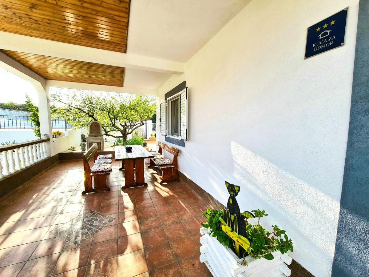 Vila House Camellia With Fenced Pool And Playground Blizna Donja Exteriér fotografie