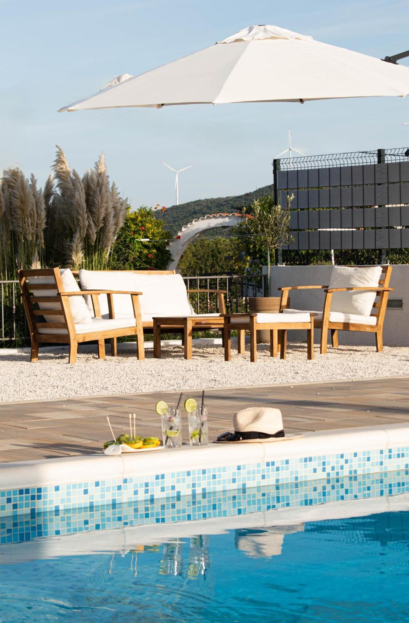 Vila House Camellia With Fenced Pool And Playground Blizna Donja Exteriér fotografie